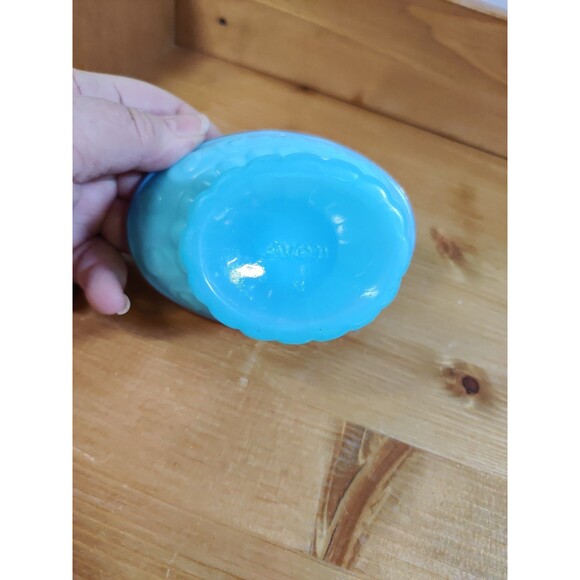 Vintage Avon Blue Milk Glass Pedestal Soap Dish ~4x2" Slight Mark - Picture 6 of 9